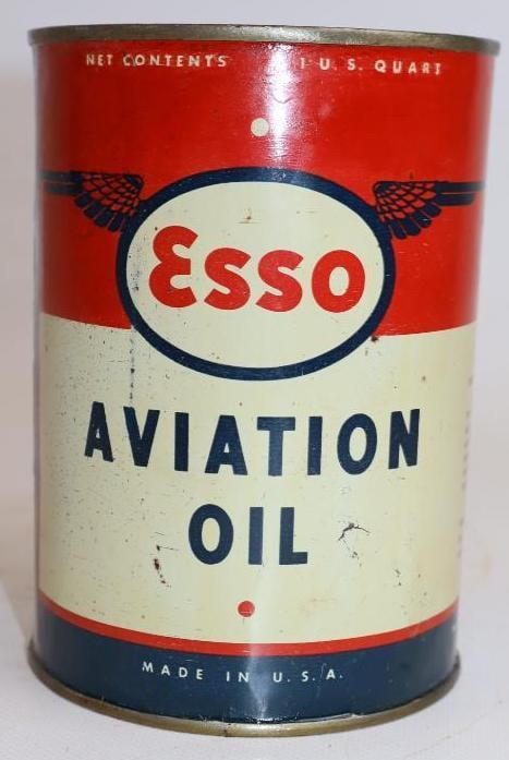 Esso Aviation 1 Quart Metal Oil Can with Wings (1 of 3)