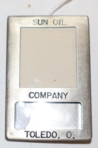 Sun Oil Company Toledo, Ohio Employee Pinback Badge (1 of 2)