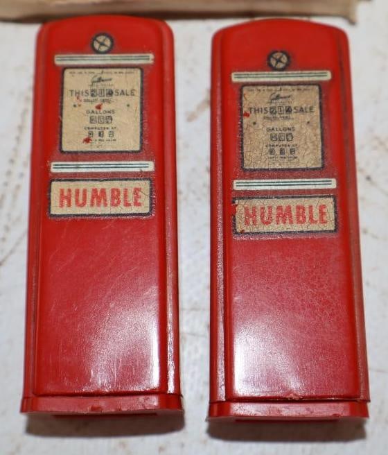 Humble Oil Gas Pump Shaped Salt and Pepper Shakers In Original Box (1 of 4)