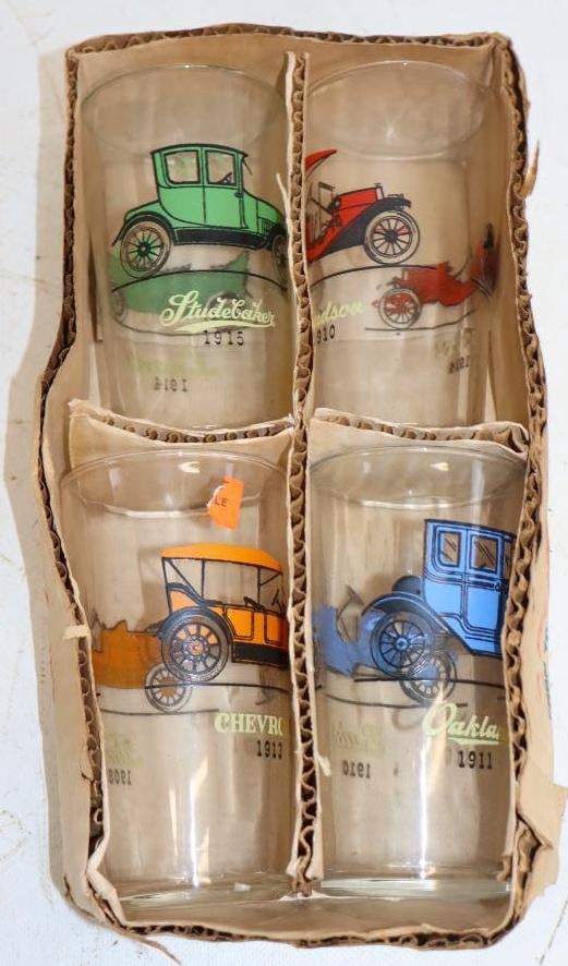 Group of 4 Humble Oil Antique Car Drinking Glasses in Original Box (1 of 4)