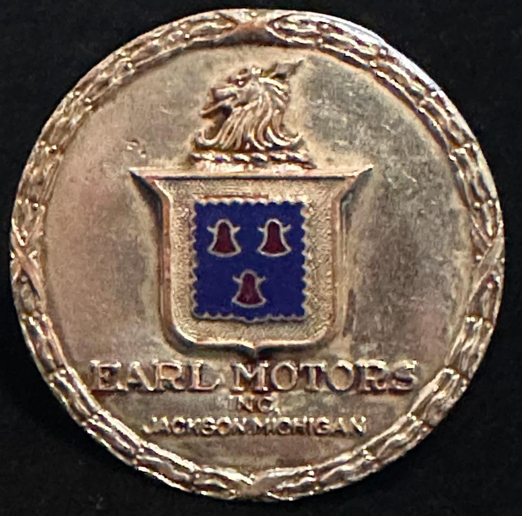 Earl Radiator Emblem (1 of 2)