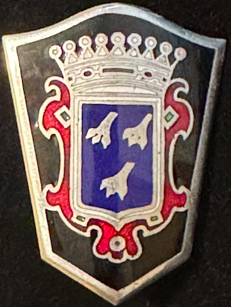 Frontinac Radiator Emblem (1 of 2)