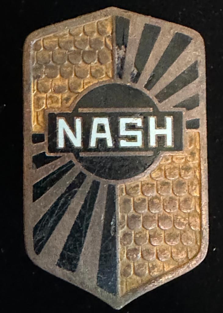 Nash Radiator Emblem (1 of 2)