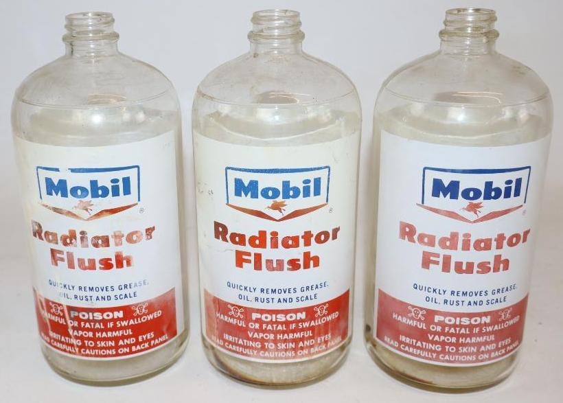 Group of 3 Mobil Radiator Flush Quart Glass Bottles (1 of 2)
