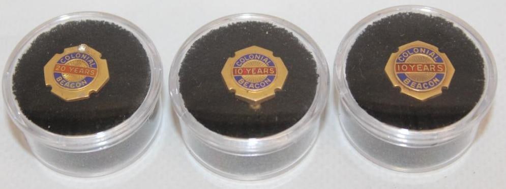 Group of 3 Colonial Beacon Service Award Gold Pins (1 of 4)
