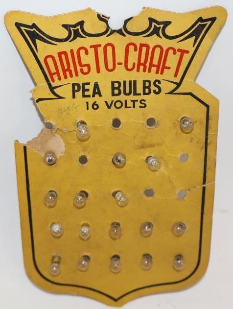 Aristo-Craft Cardboard Pea Lightbulb Display (1 of 4)
