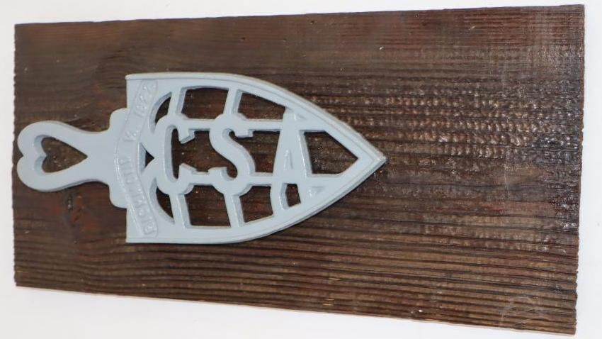 1922 Richmond VA Cast Iron Trivet (1 of 3)