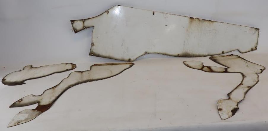 Porcelain Mobil Pegasus Sign Pieces (1 of 9)