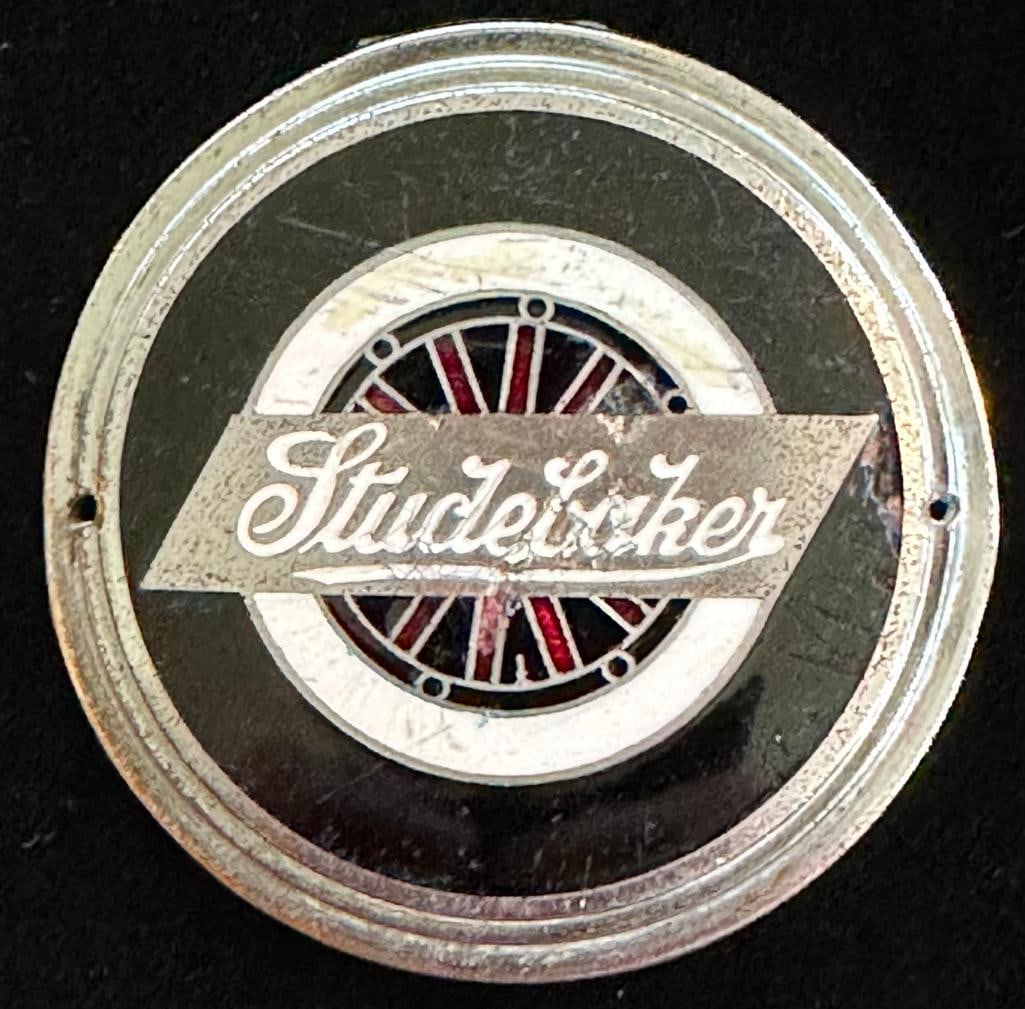 1928 - 1931 Studebaker Radiator Emblem (1 of 2)