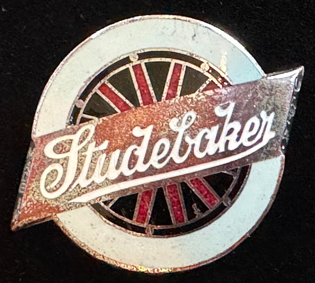 1930 - 1934 Studebaker Radiator Emblem (1 of 2)