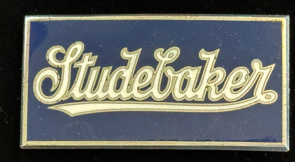 1930 - 1931 Studebaker Radiator Emblem (1 of 2)