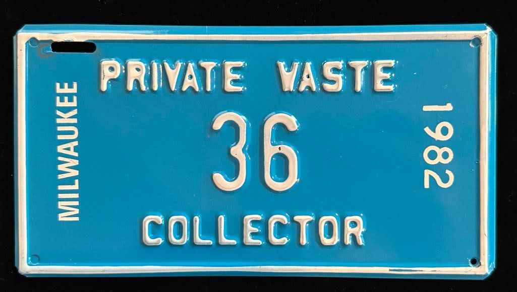Private Waste Collector City Of Milwaukee Plate 1982: Private Waste Collector City Of Milwaukee Plate 1982. The plate measures approximately 8.5" wide by 4.5" high. The plate comes with original license paperwork and envelope.