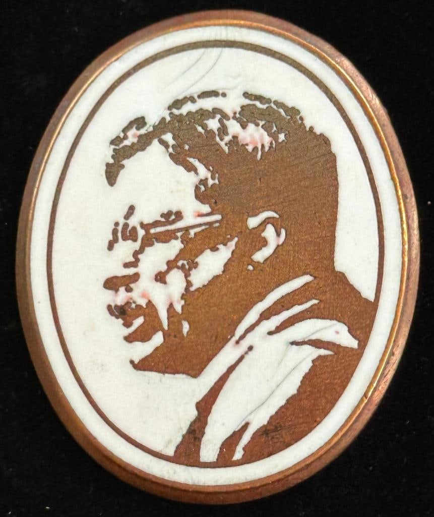 1929 Marmon Roosevelt Radiator Emblem (1 of 2)