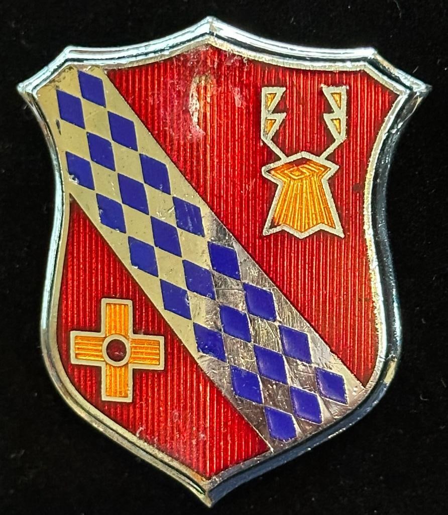 1942 - 1949 Buick Trunk Emblem (1 of 2)