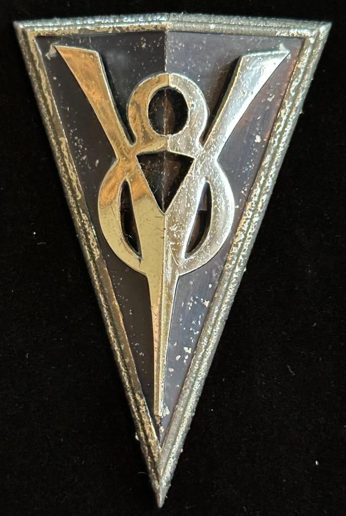 1934 Ford Radiator Emblem (1 of 2)
