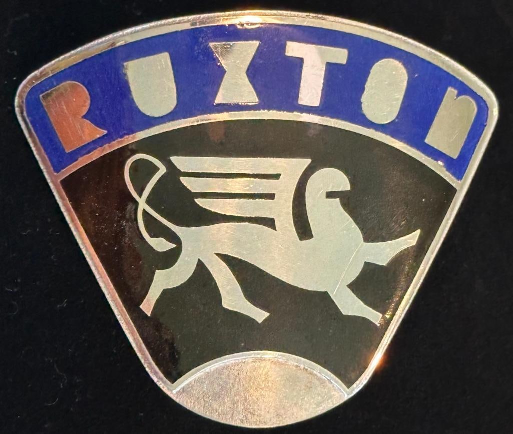 Ruxton Radiator Emblem (1 of 3)