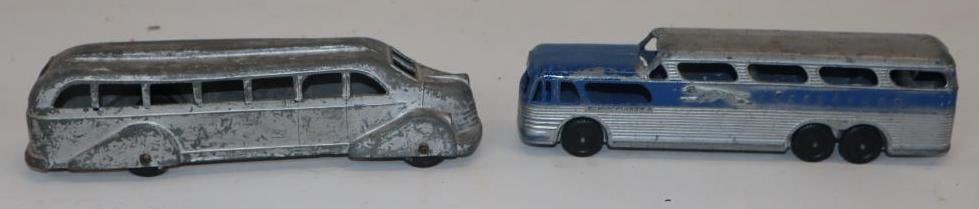 Group of 2 Metal Masters and Scenic Cruiser Toy Greyhound Busses: Largest is 7" x 1.75" x 1.75"