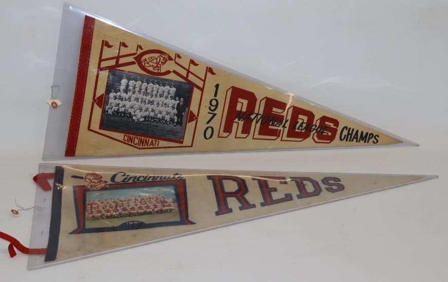 Group of 2 1961 & 1970 Cincinnati Reds Pennants with Team Photos (1 of 5)