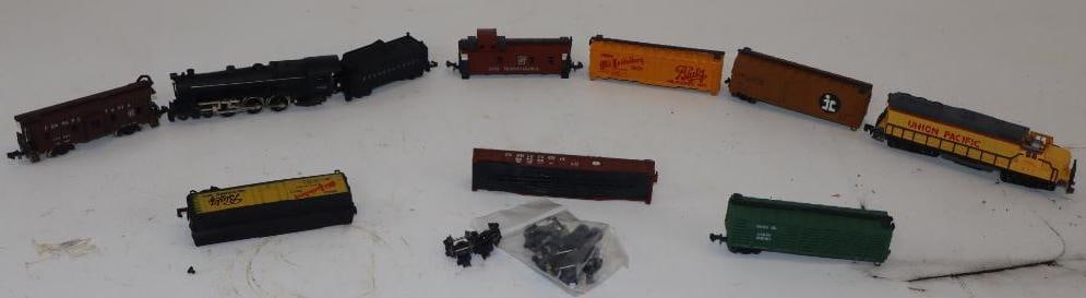 Group of 10 Small Scale Train Locomotives and Train Cars (1 of 9)