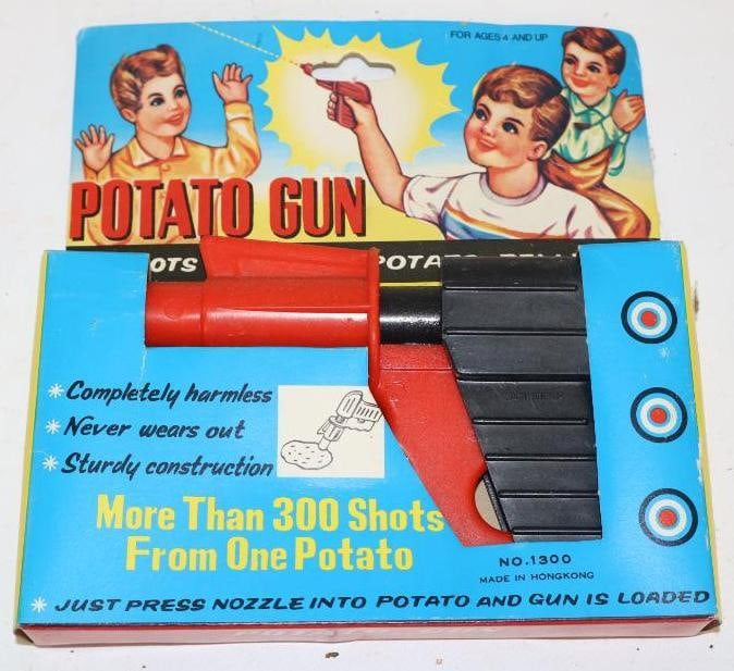 Vintage Potato Gun in Original Box: 6.5" x 7" x 1"