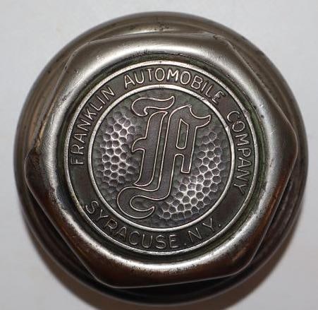 Franklin Brass Threaded Automobile Hub Cap (1 of 2)