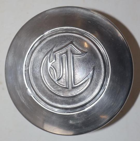 Chrysler Threaded Automobile Hub Cap (1 of 2)