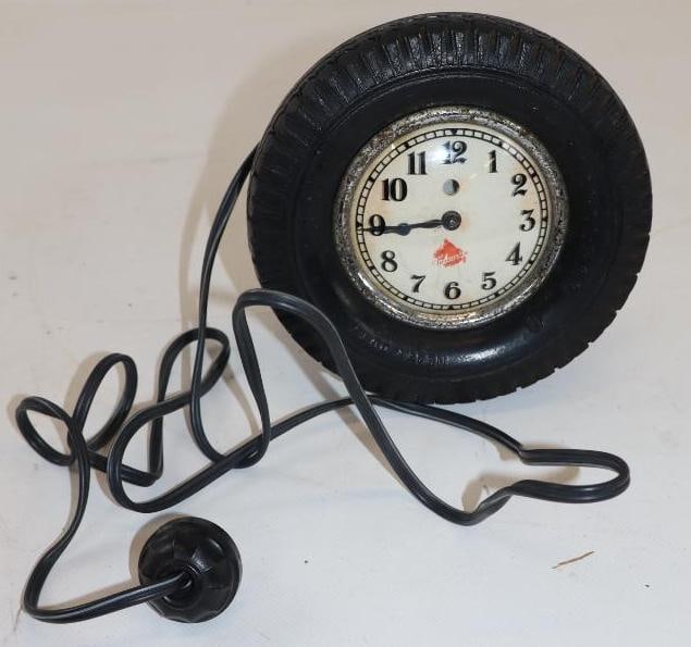 Dayton Thoroughbred Advertising Tire Clock (1 of 3)