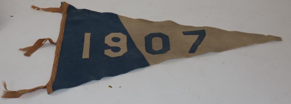 1907 Felt Advertising Pennant (1 of 2)