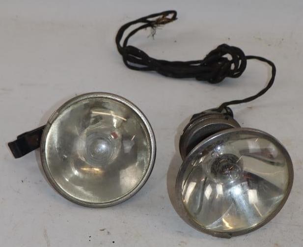 Group of 2 Early Automobile Accessory Trouble Lights (1 of 4)