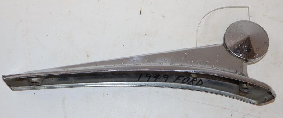 1949 Ford Hood Ornament (1 of 3)