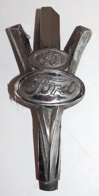 Late 30s Ford Model 85 Radiator Emblem: 2.5x5