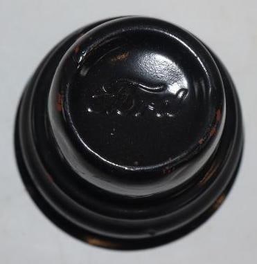 Ford Script Truck Non-Threaded Hubcap (1 of 3)