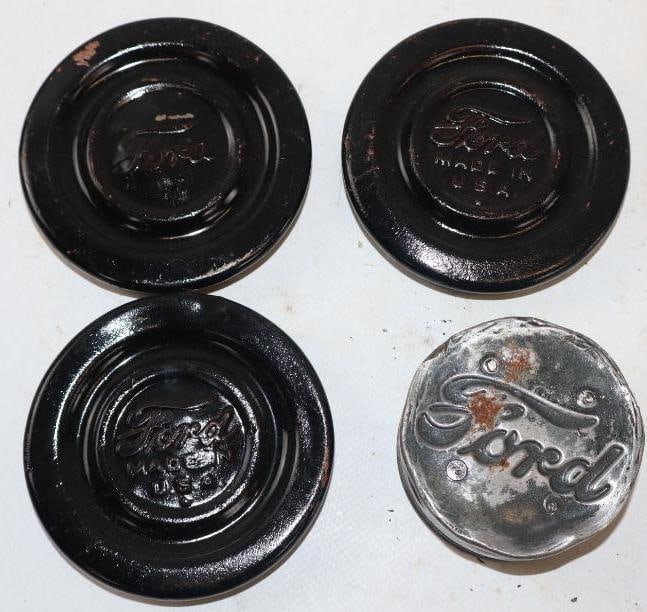 Group of 4 Ford Script Automobile Hubcaps & Threaded Cap (1 of 2)