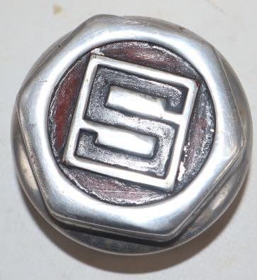 Studebaker Threaded Automobile Hubcap (1 of 2)