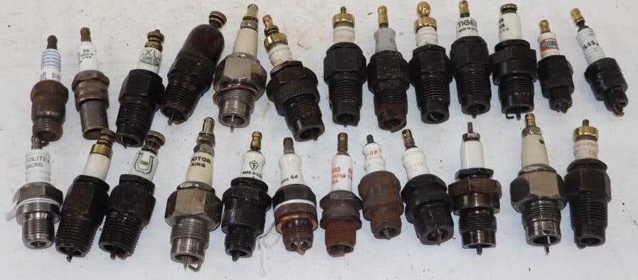 Group of 25 Early Automobile Spark Plugs (1 of 13)