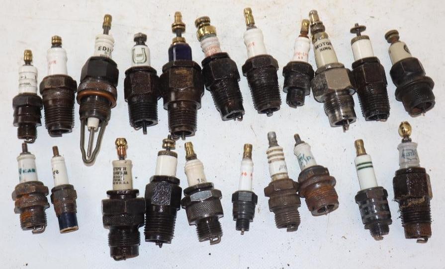 Group of 21 Early Automobile Spark Plugs (1 of 10)