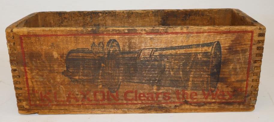 Early Klaxon 7 Horn Wooden Shipping Box (1 of 4)