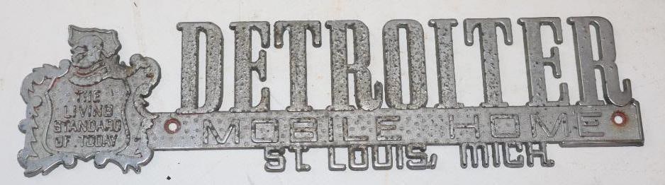 Detroiter Mobile Home Diecut Name Plate Emblem: 10" x 2.5"