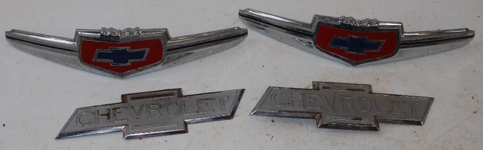 Group of 4 Chevrolet Grill Emblems (1 of 4)