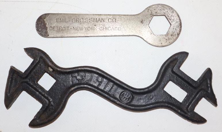 Group of 2 Early Automobile Wrenches Red Head Spark Plug & International Harvester (1 of 2)