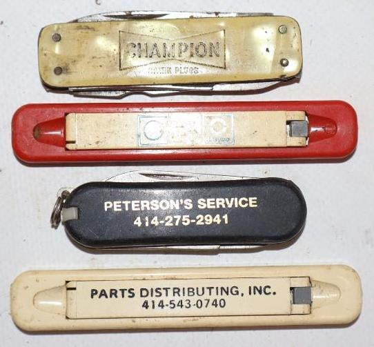Group of 4 Champion, Peterson Service, & Dayco Advertising Pocket Knives (1 of 2)