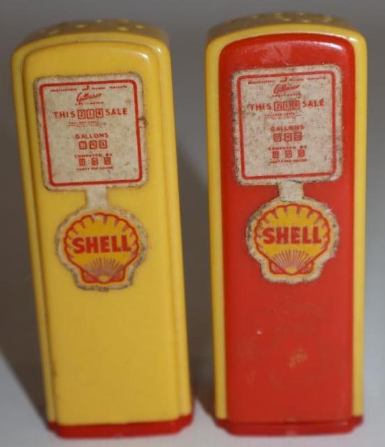 Pair Of Shell Gas Pump Shaped Salt & Pepper Shakers (1 of 3)