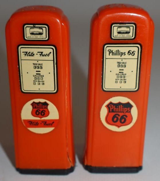Pair Of Phillips 66 Gas Pump Shaped Salt & Pepper Shakers (1 of 3)
