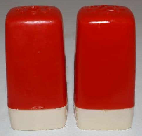 Pair Of Speedway 79 Gasoline Advertising Salt & Pepper Shakers (1 of 3)