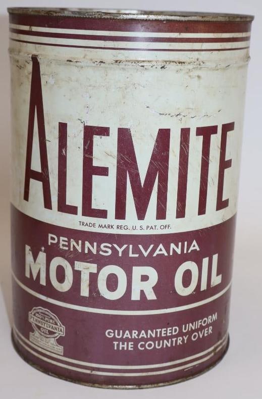 Alemite Five Quart Metal Oil Can (1 of 5)