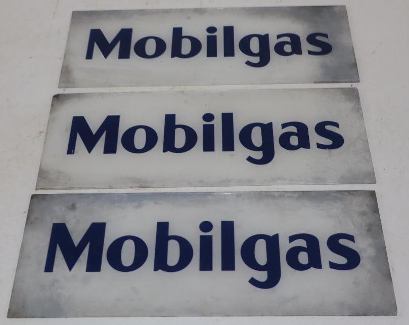Group Of 3 Mobilgas Gas Pump Advertising Ad Glass (1 of 5)