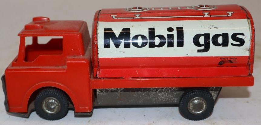 Mobil Gas Tin Litho Friction Tanker Truck Toy (1 of 6)