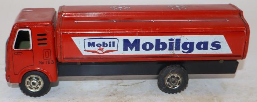 Mobil Gas Tin Litho Friction Toy Tanker Truck (1 of 6)