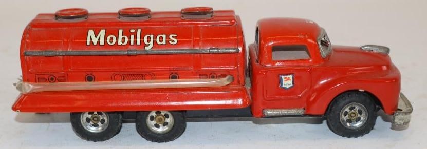 Mobil Gas Tin Litho Friction Toy Tanker Truck (1 of 6)