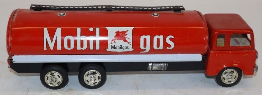 Mobil Gas Tin Litho Friction Toy Tanker Truck (1 of 5)